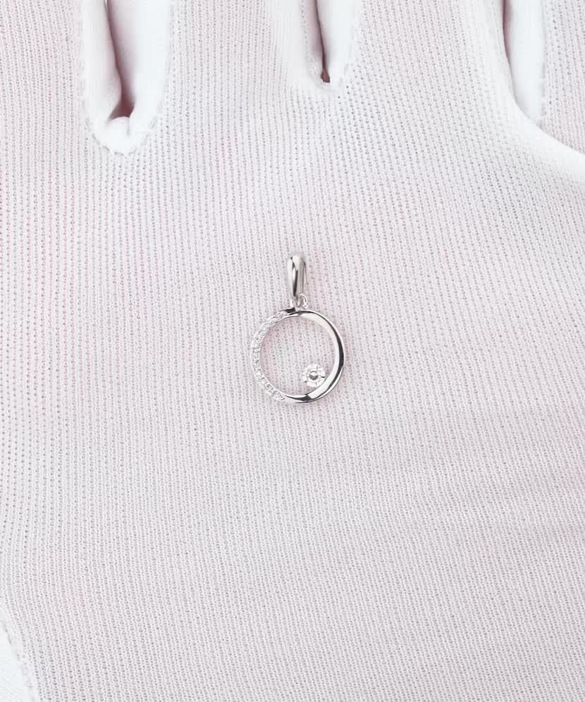 Balto aukso pakabukas su deimantais