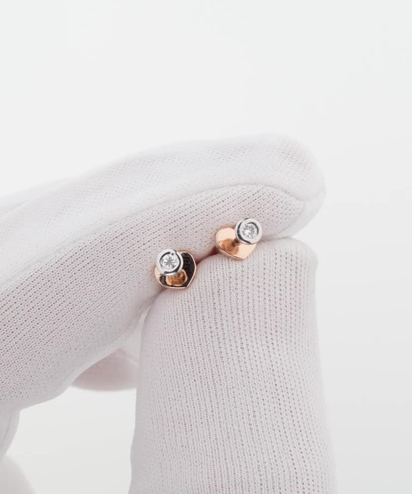 Aukiniai auskarai su deimantais