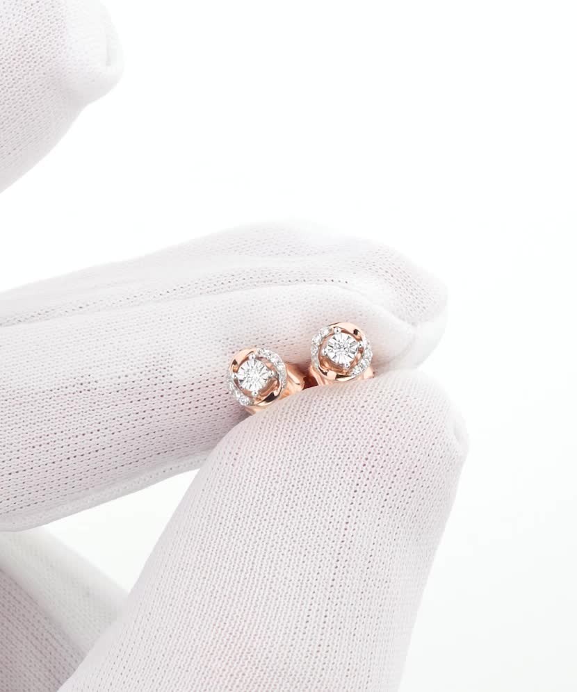 Auksiniai auskarai su deimantais