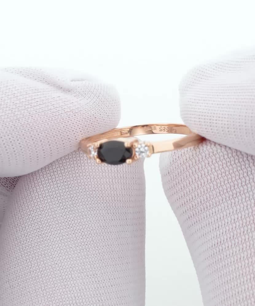 Auksinis žiedas su cirkoniais