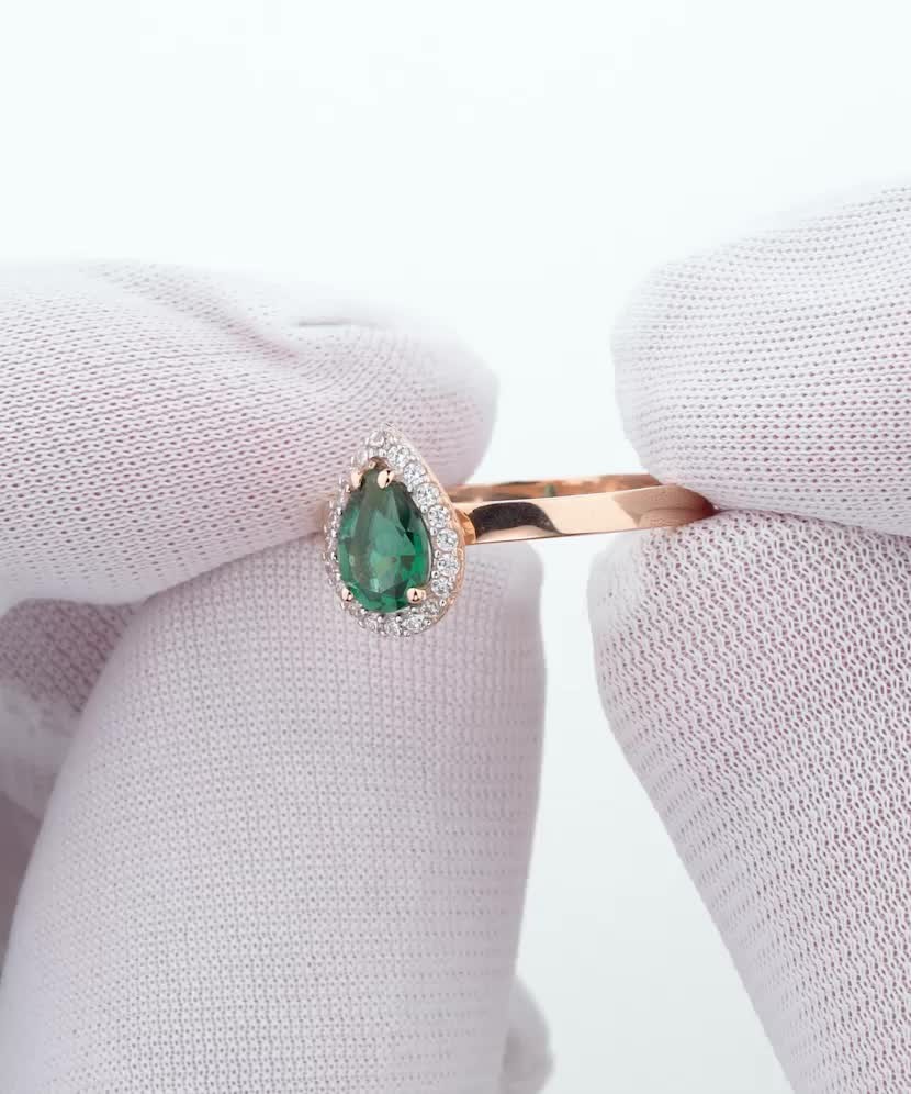 Auksinis žiedas su cirkoniais