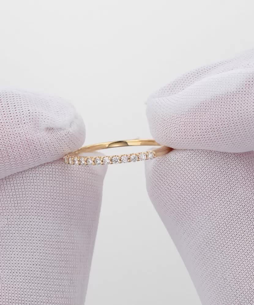 Geltono aukso žiedas su deimantais