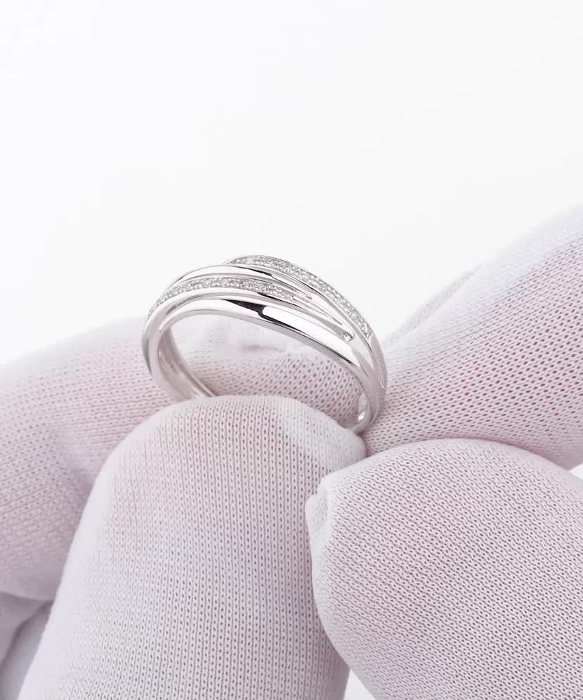 Balto aukso žiedas su deimantais