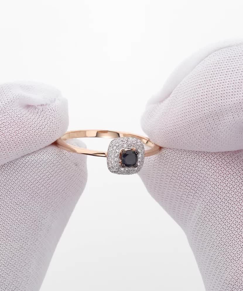 Auksinis žiedas su safyru ir deimantais