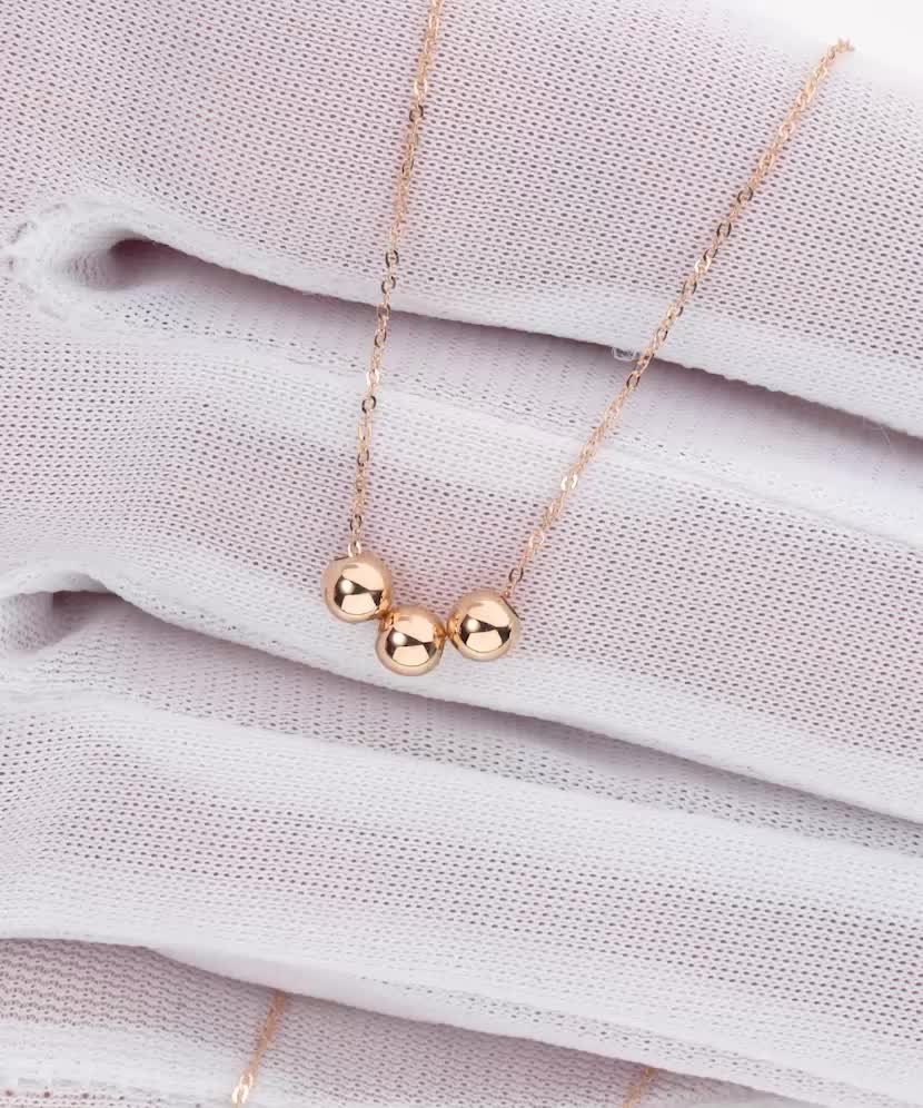 Auksinė grandinėlė su pakabuku