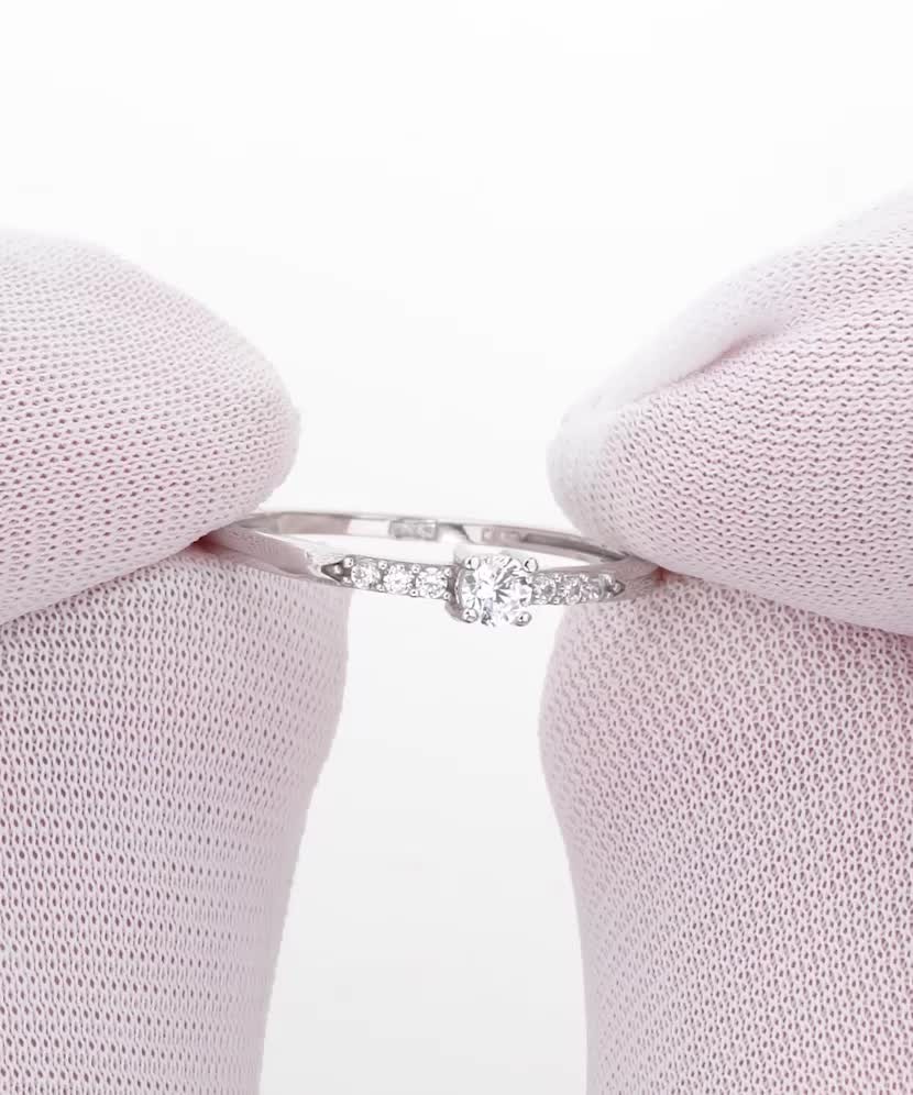 Balto aukso žiedas su cirkoniais