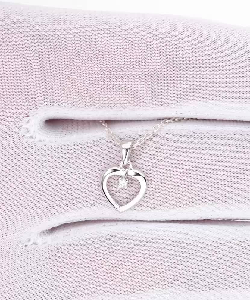 Balto aukso pakabukas su deimantu