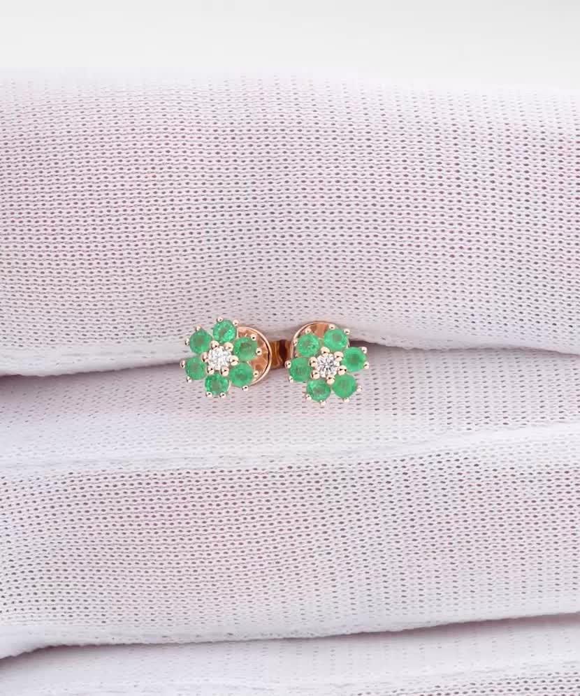 Auksiniai auskarai su smaragdais ir deimantais